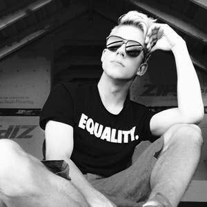 Meet your Posher, Gregory